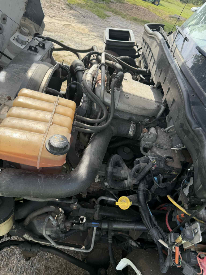 2011 INTERNATIONAL 4300 Chipper Dump - Image 22