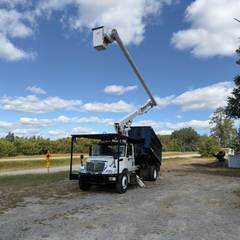 2011 INTERNATIONAL 4300 Chipper Dump - Image 13