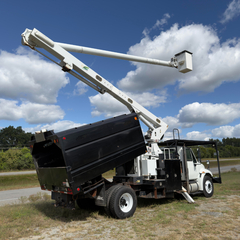 2011 INTERNATIONAL 4300 Chipper Dump - Image 14