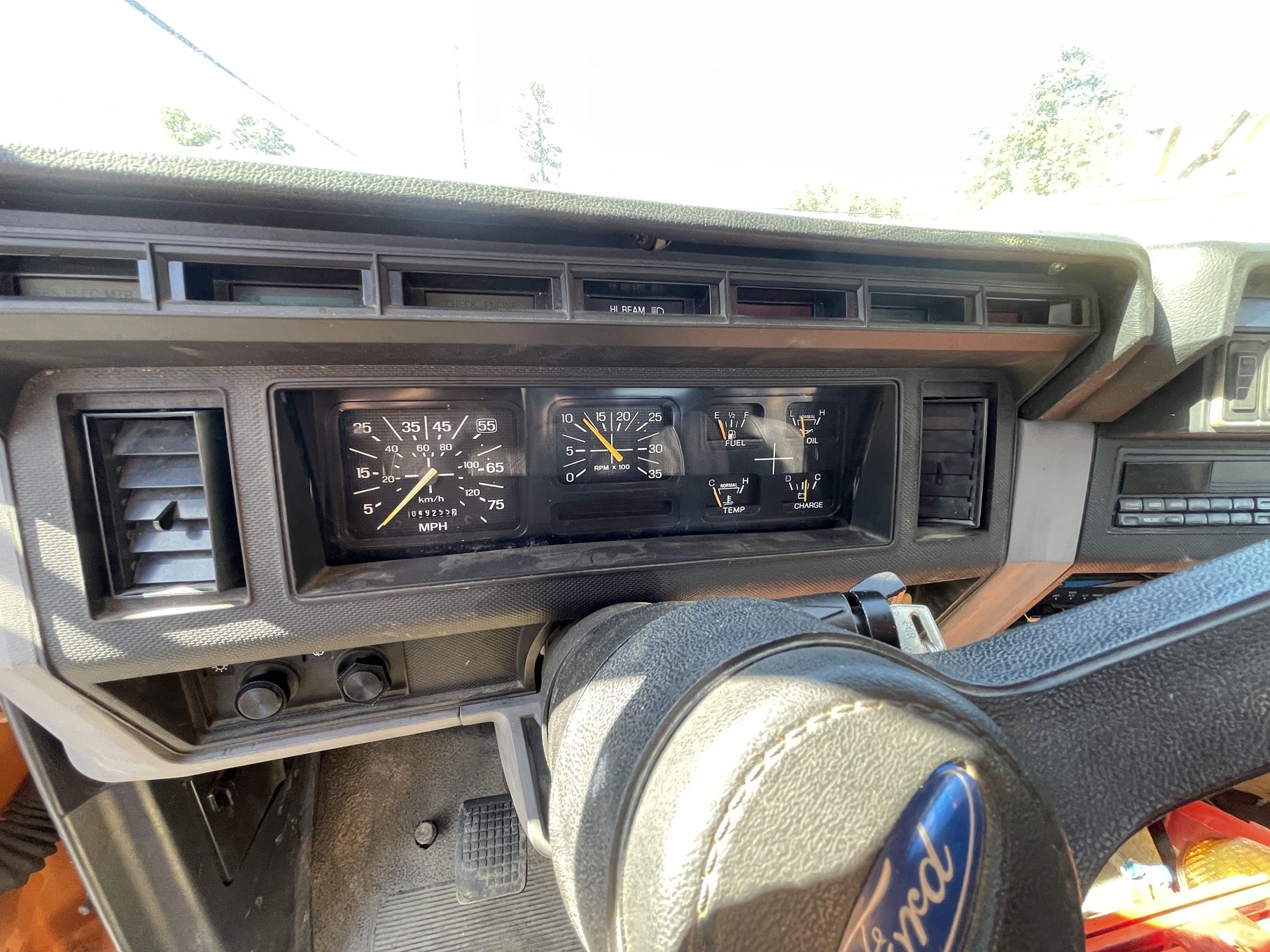 1995 FORD F800 Attenuator Truck - Image 12