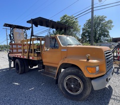 1995 FORD F800 Attenuator Truck - Image 1