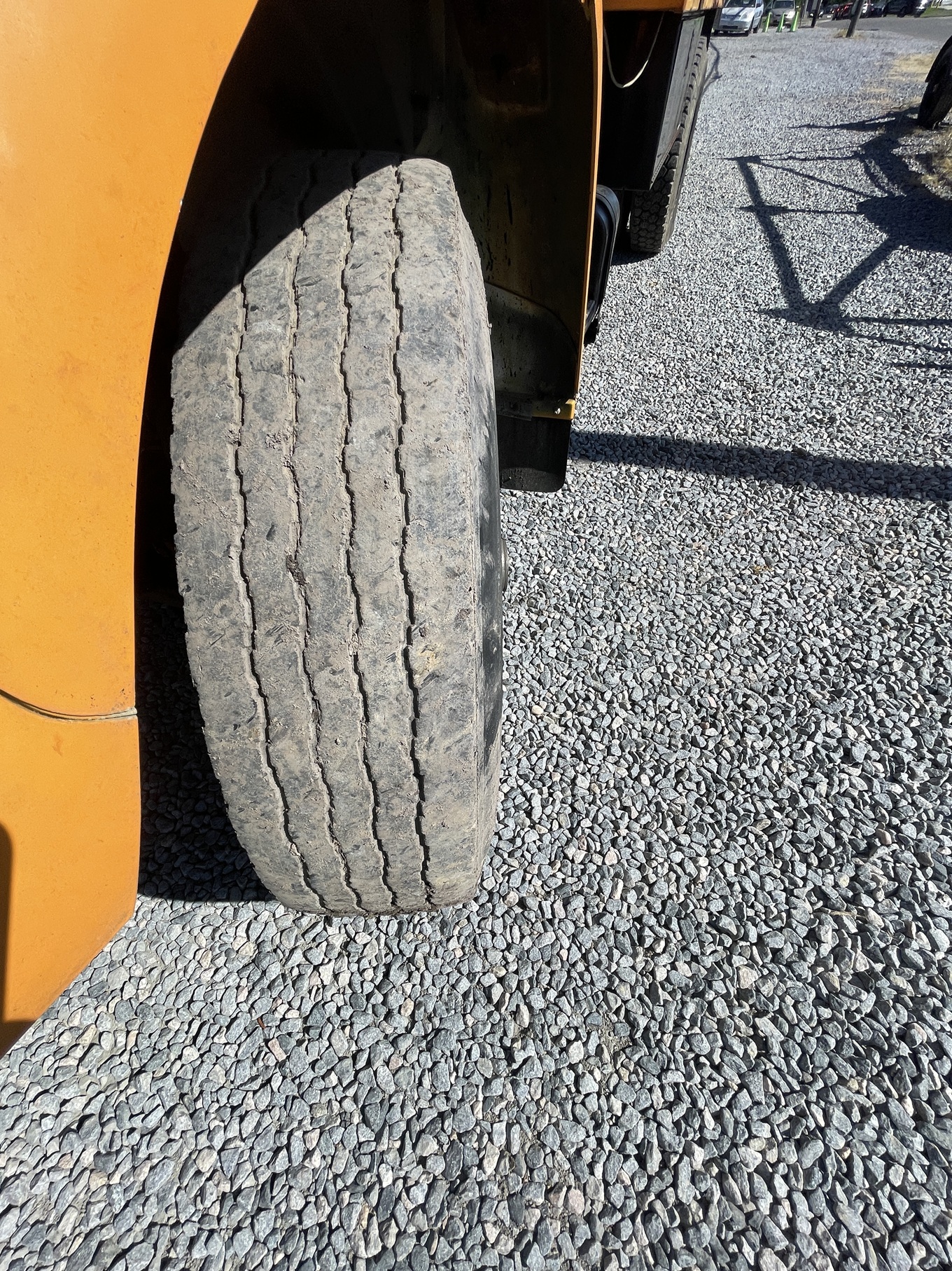 1995 FORD F800 Attenuator Truck - view 19 of 21