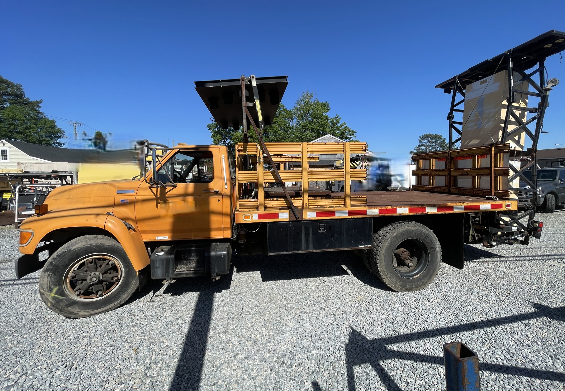 1995 FORD F800 Attenuator Truck - Image 5