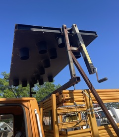 1995 FORD F800 Attenuator Truck - Image 10