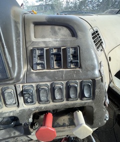 2009 STERLING A9500 - Image 9