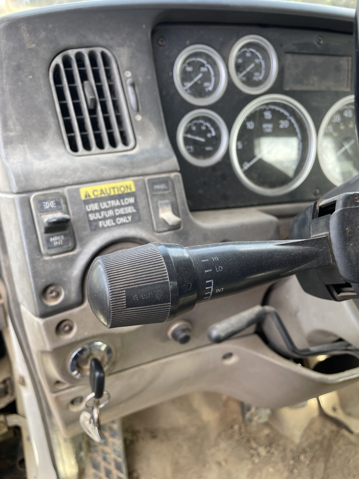 2009 STERLING A9500 - Image 11