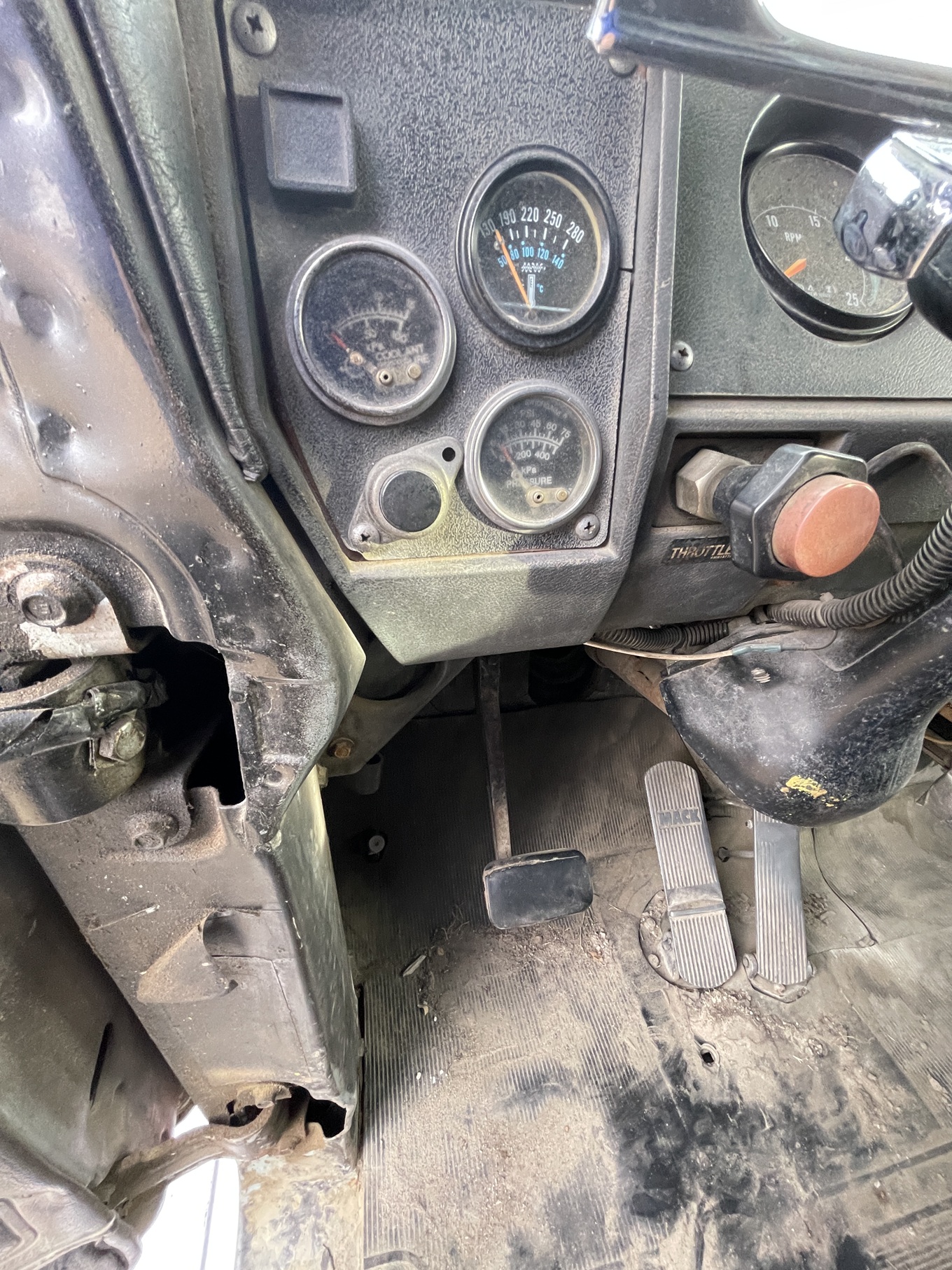 1992 MACK RD - Image 12