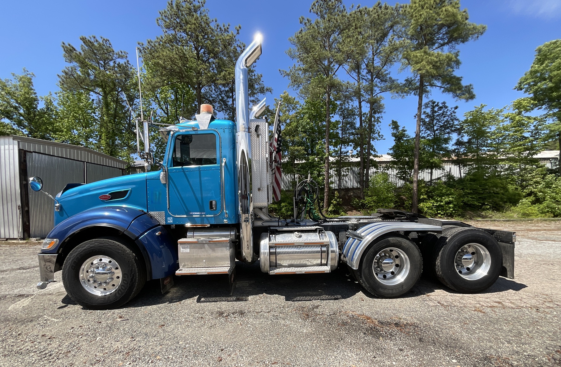 2011 PETERBILT 386