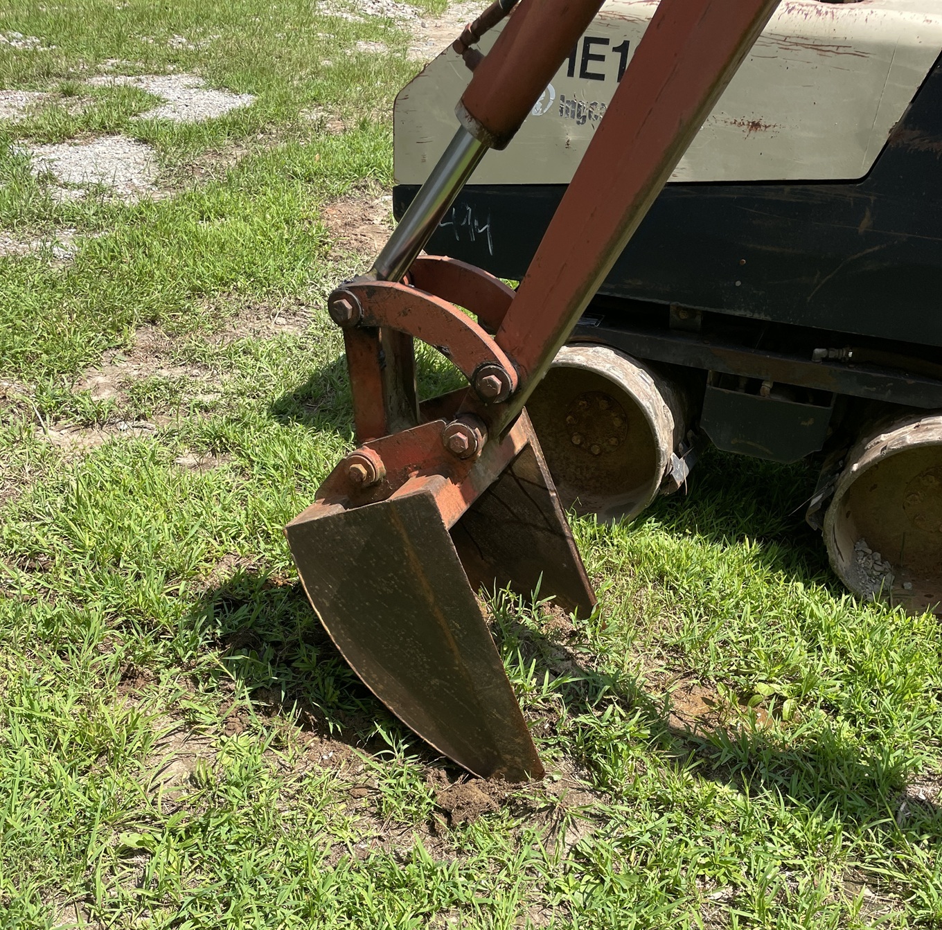 1998 DITCH WITCH 4010DD Trencher/ Backhoe - Image 6