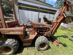 1998 DITCH WITCH 4010DD Trencher/ Backhoe - Image 4