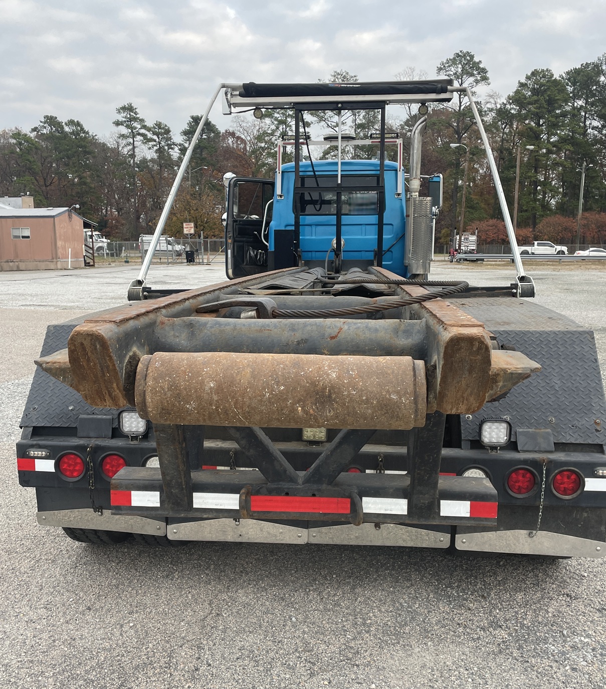 2001 MACK RD688s Roll Off - Image 4