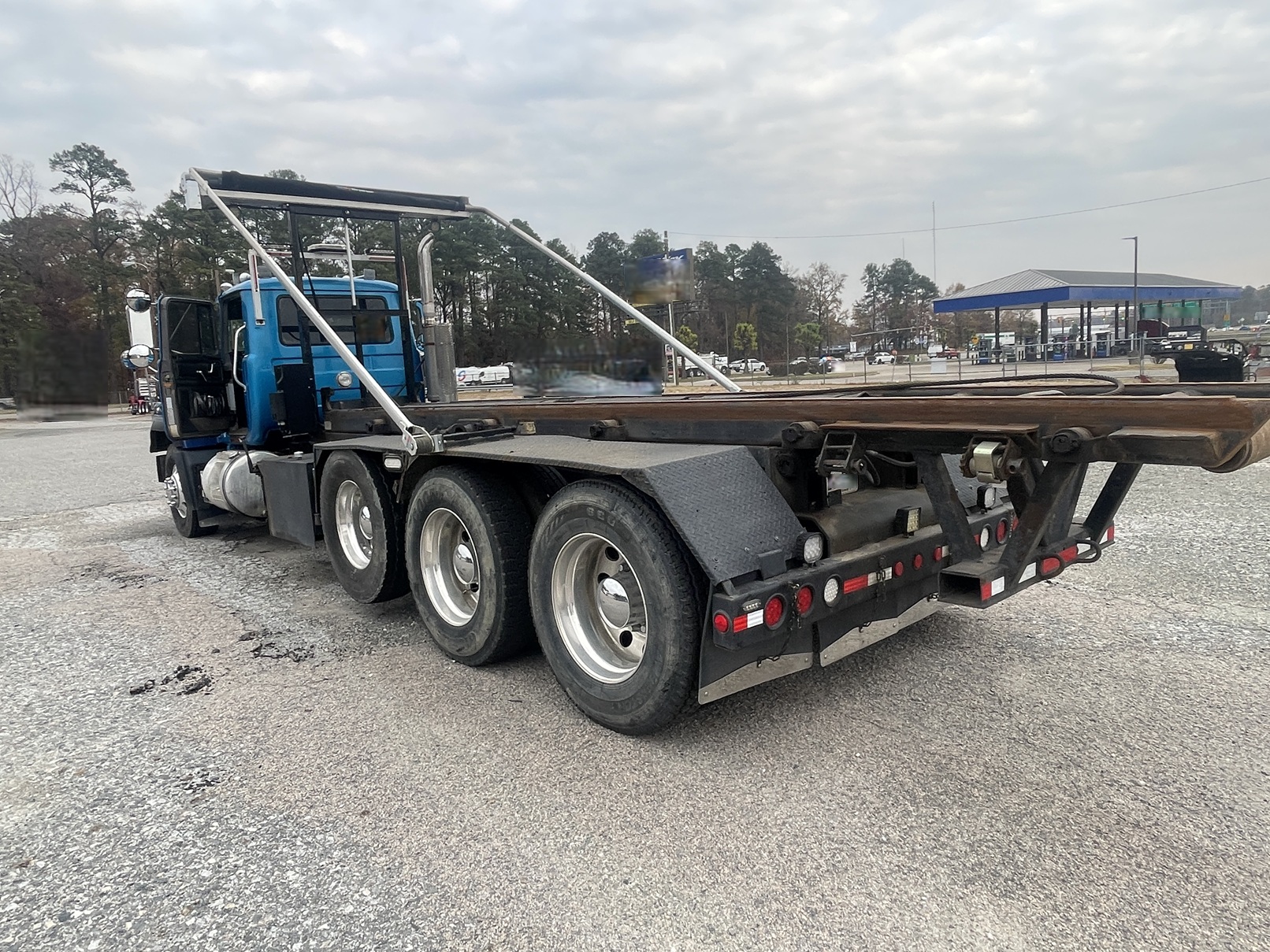 2001 MACK RD688s Roll Off - Image 5
