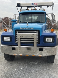 2001 MACK RD688s Roll Off - Image 8