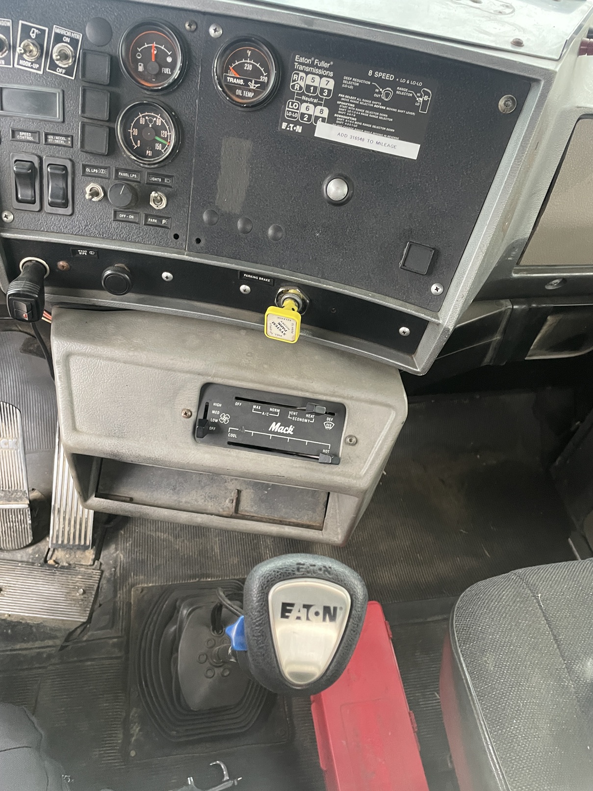 2001 MACK RD688s Roll Off - Image 16