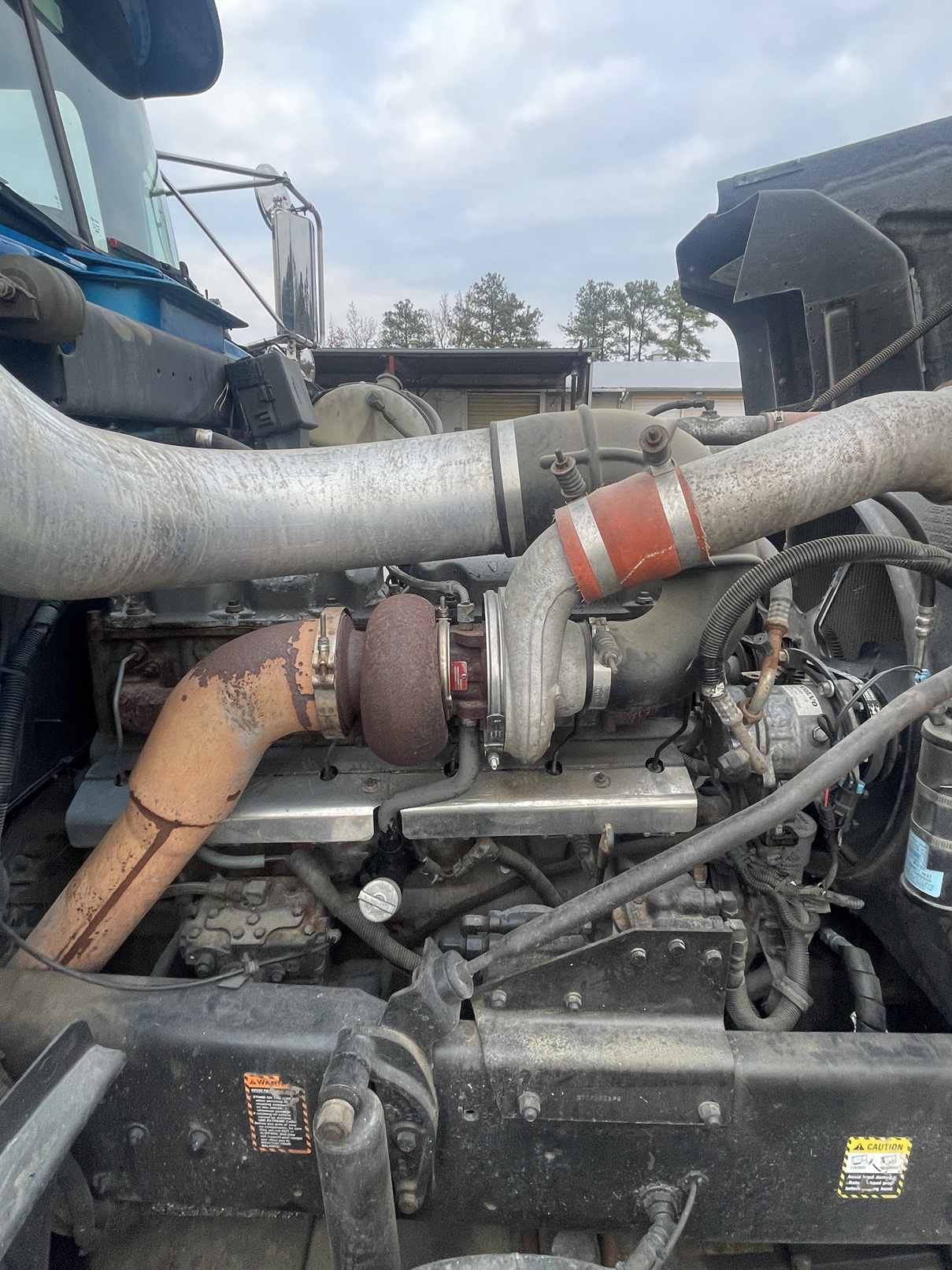 2001 MACK RD688s Roll Off - Image 29