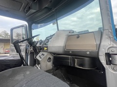 2001 MACK RD688s Roll Off - Image 25