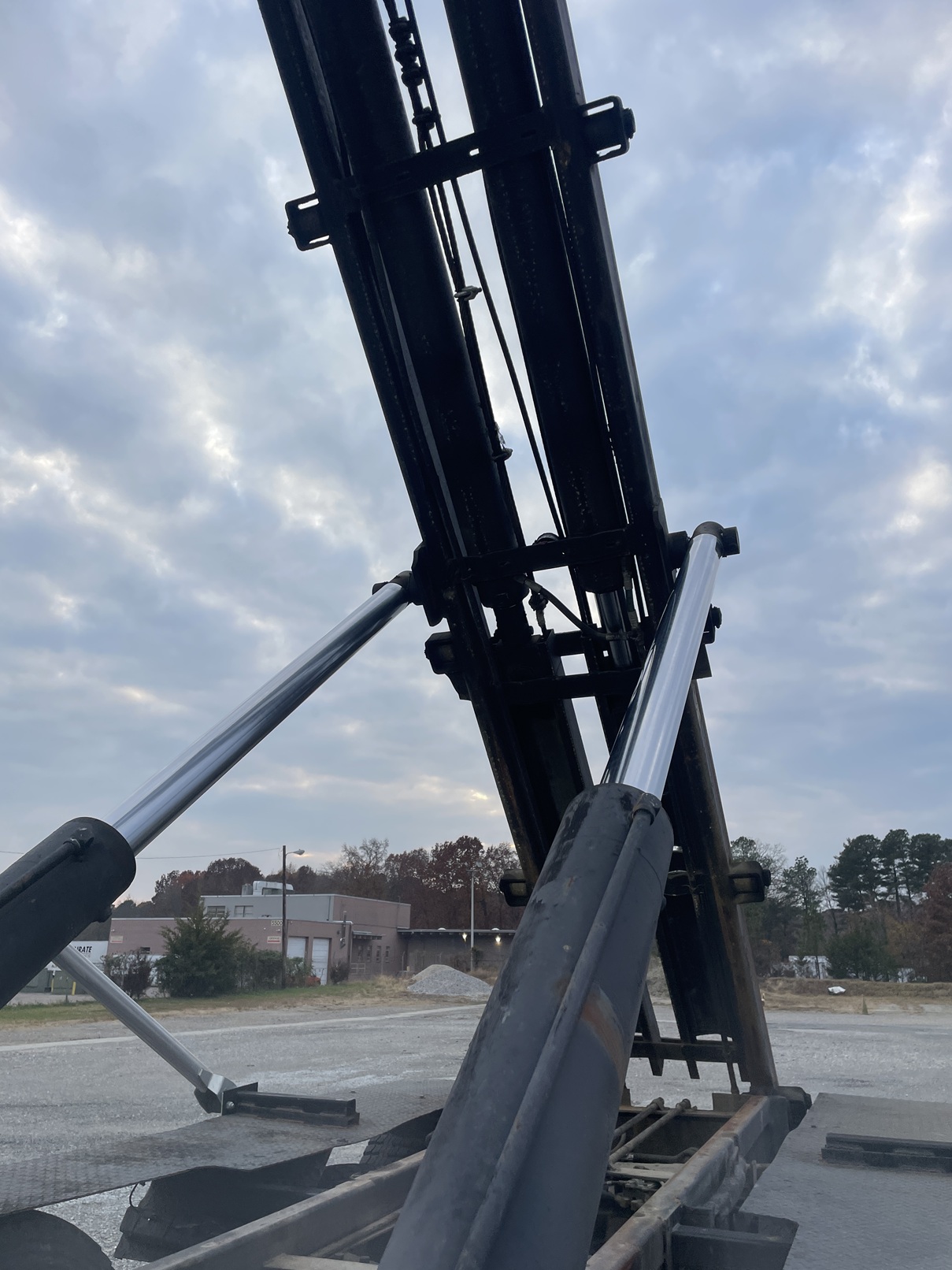 2001 MACK RD688s Roll Off - Image 34