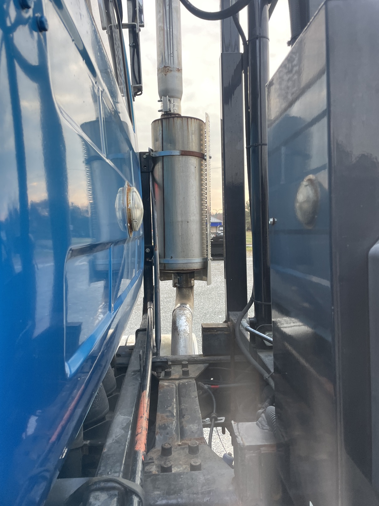 2001 MACK RD688s Roll Off - Image 47