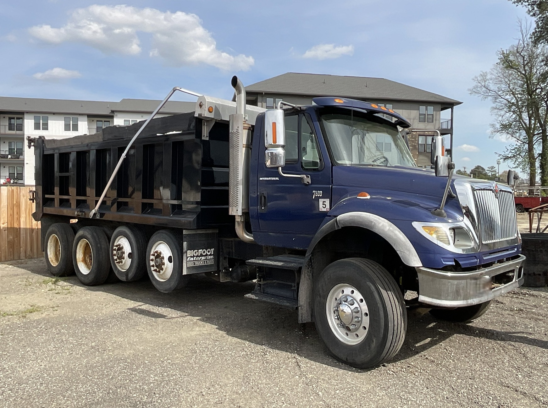 2005 INTERNATIONAL 7600 - view 2 of 43