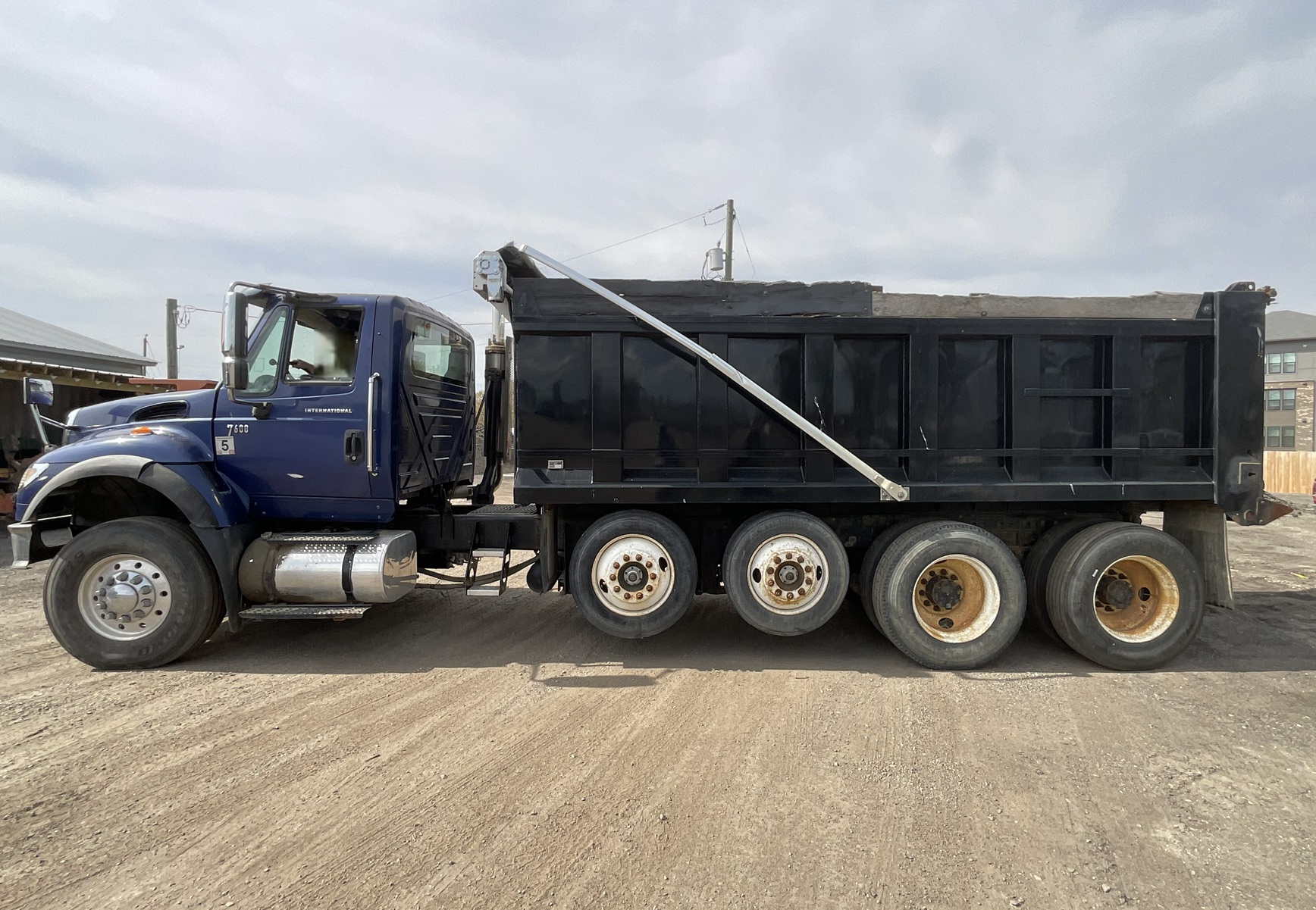 2005 INTERNATIONAL 7600 - view 7 of 43