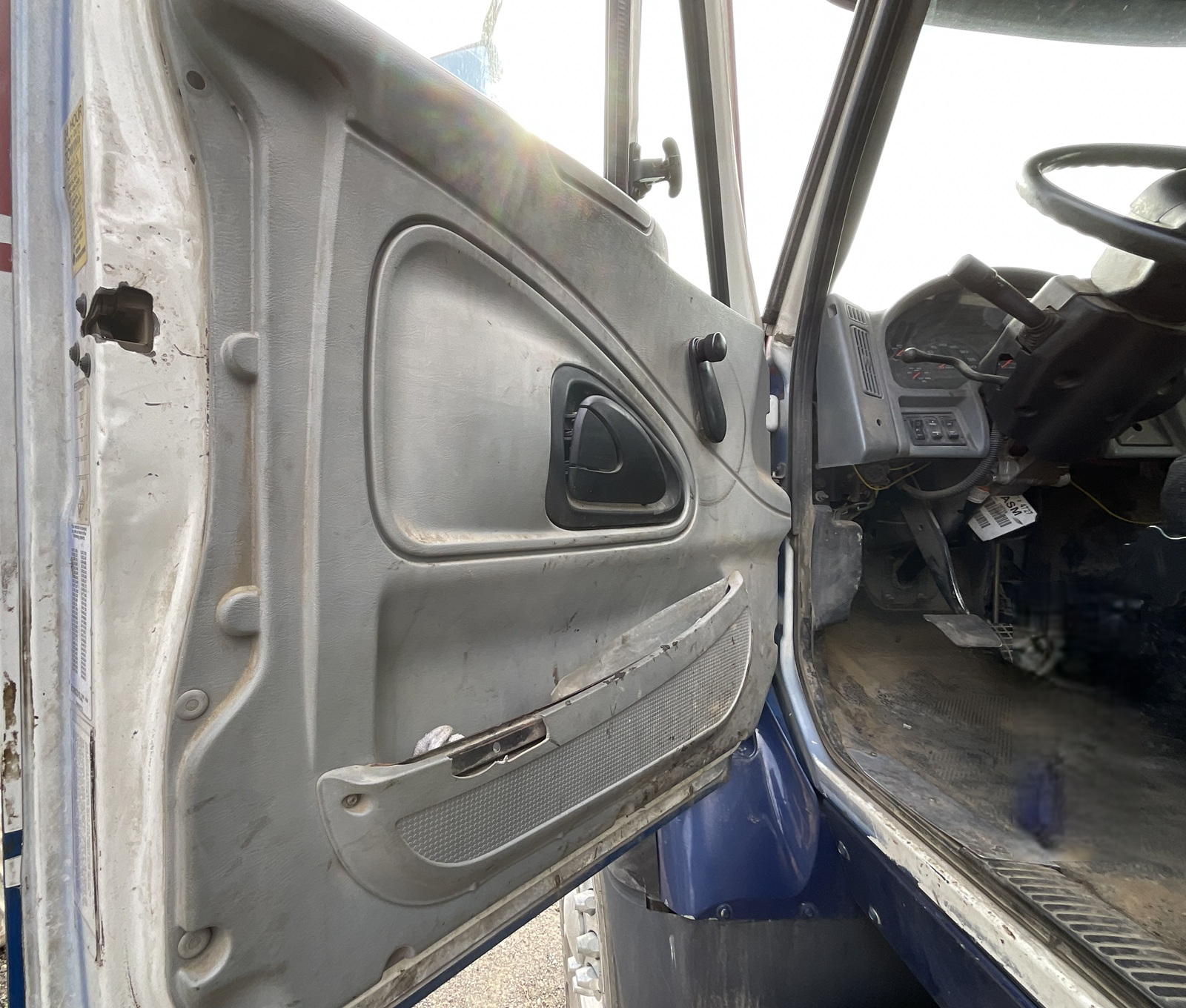 2005 INTERNATIONAL 7600 - view 10 of 43