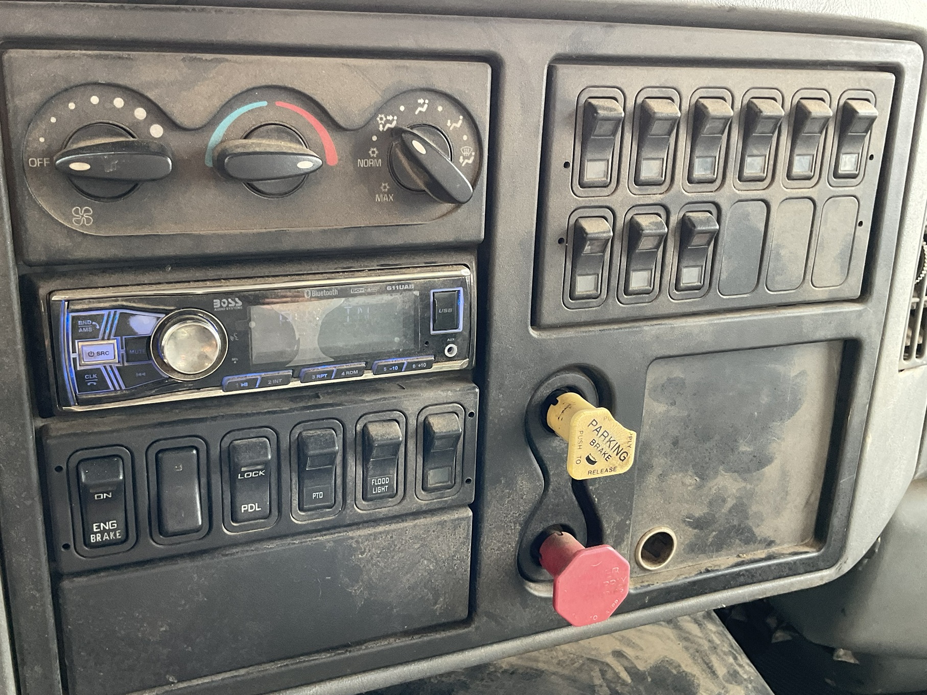 2005 INTERNATIONAL 7600 - view 19 of 43