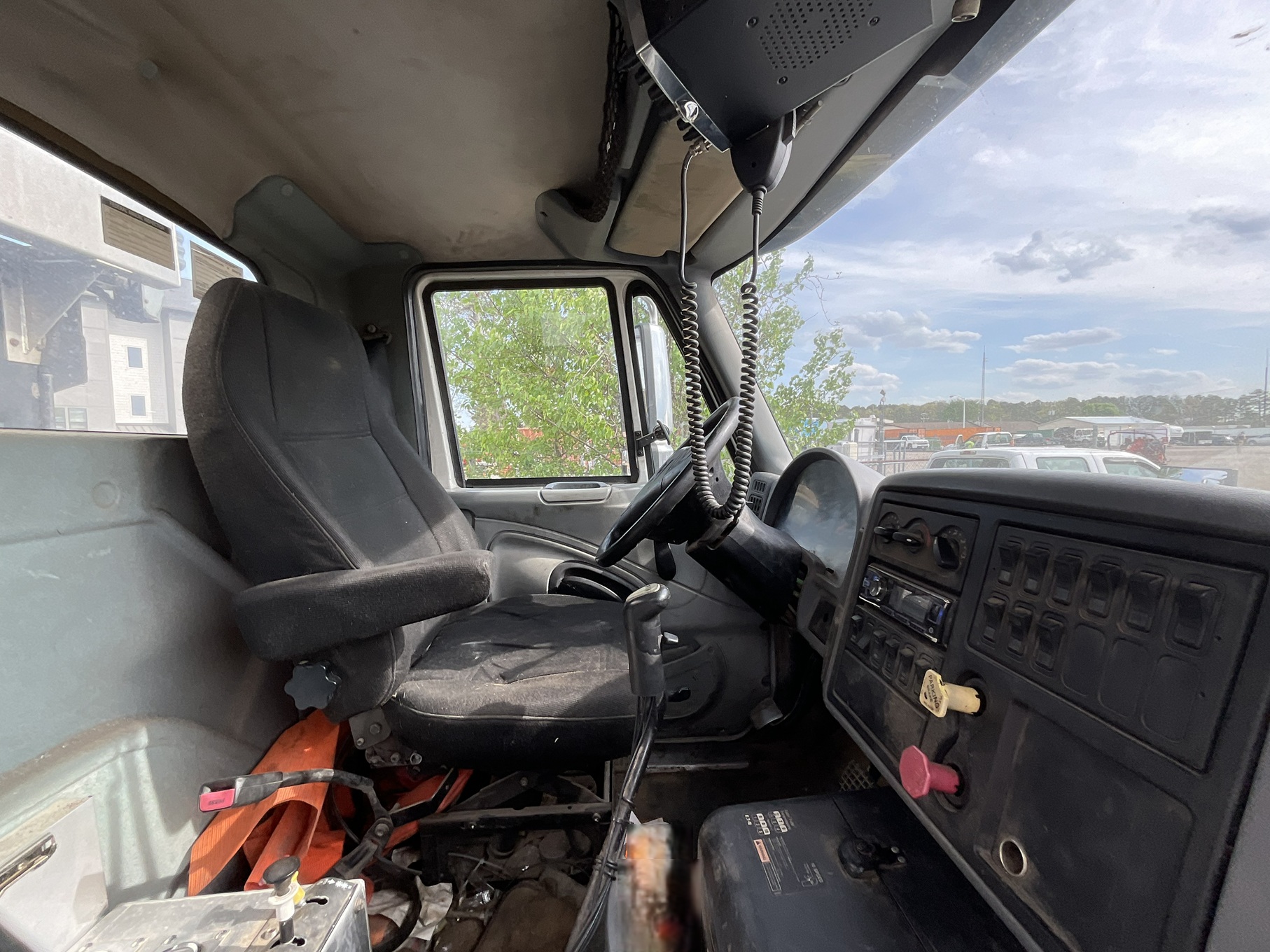 2005 INTERNATIONAL 7600 - view 13 of 43