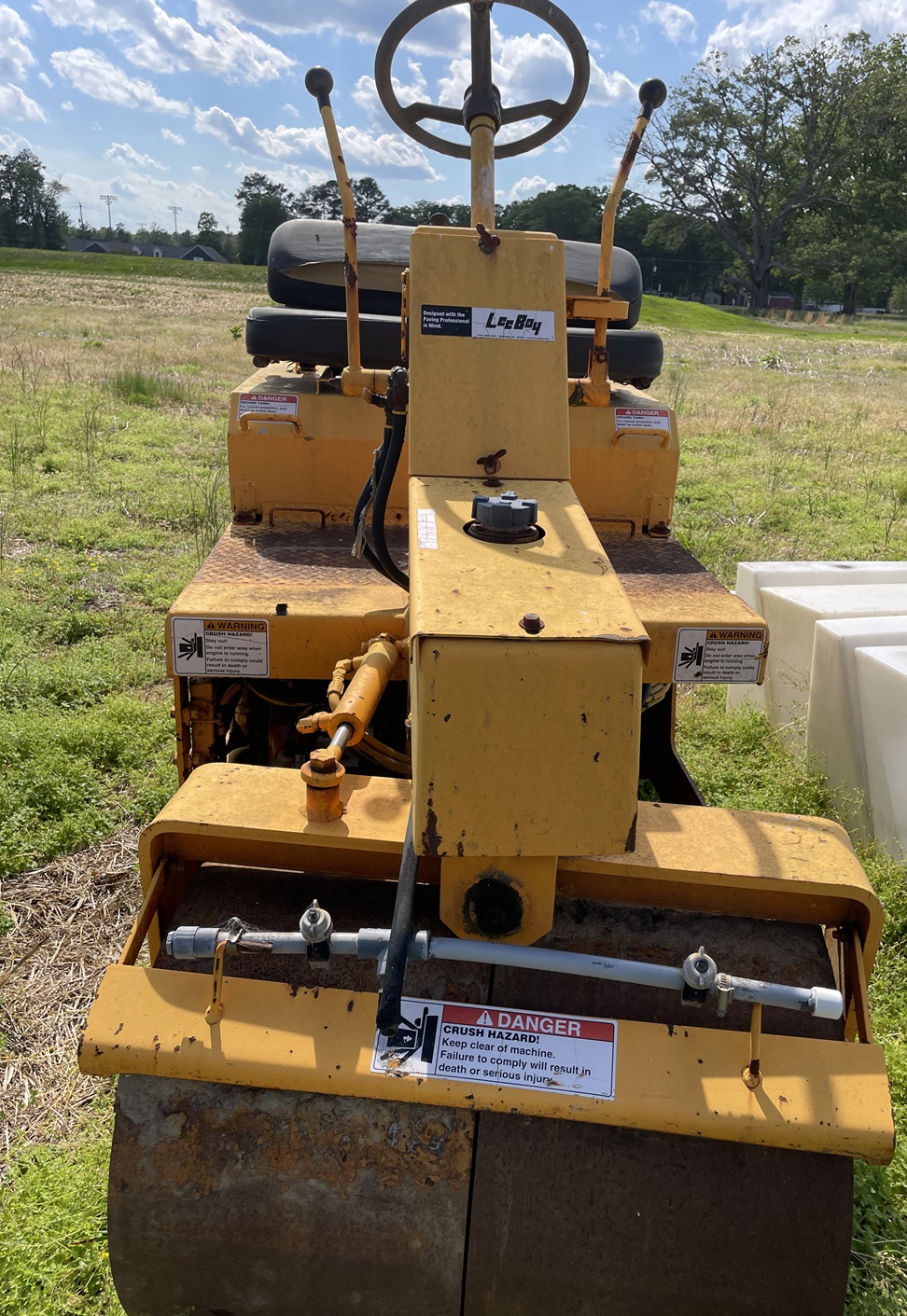 2004 LEEBOY 300B - Image 2