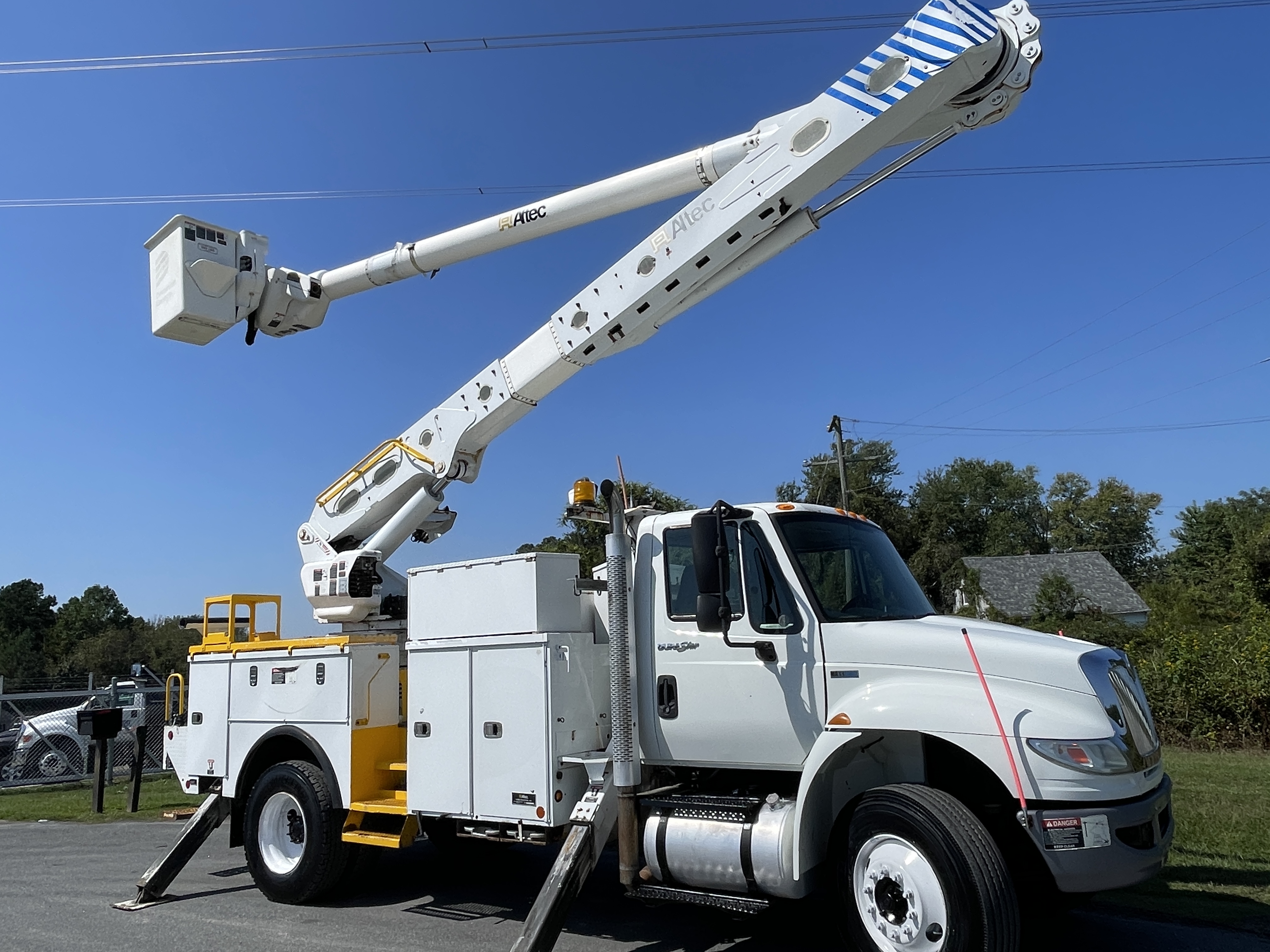 2013 INTERNATIONAL 4300 Utility Bucket - view 10 of 51