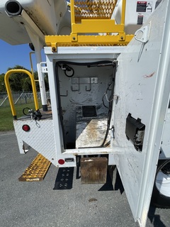 2013 INTERNATIONAL 4300 Utility Bucket - Image 37