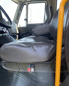 2013 INTERNATIONAL 4300 Utility Bucket - Image 17