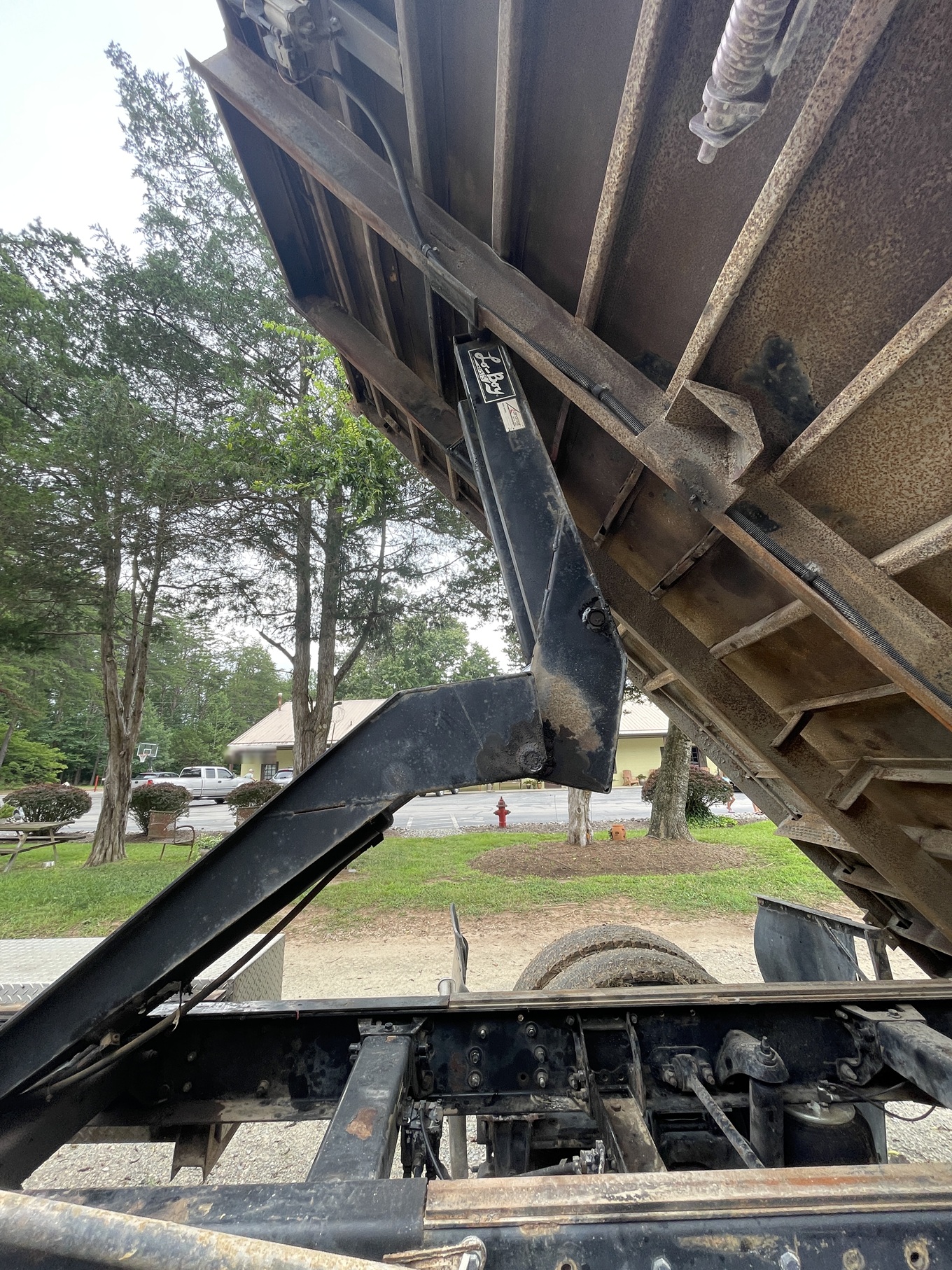 1998 PETERBILT 330 - Image 11