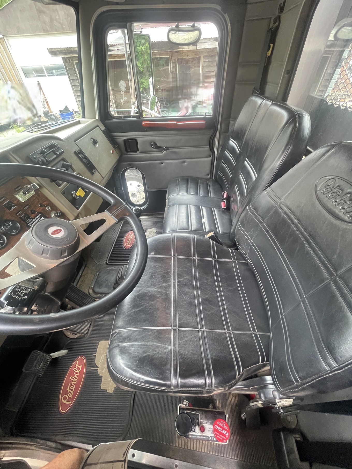 1998 PETERBILT 330 - view 15 of 35