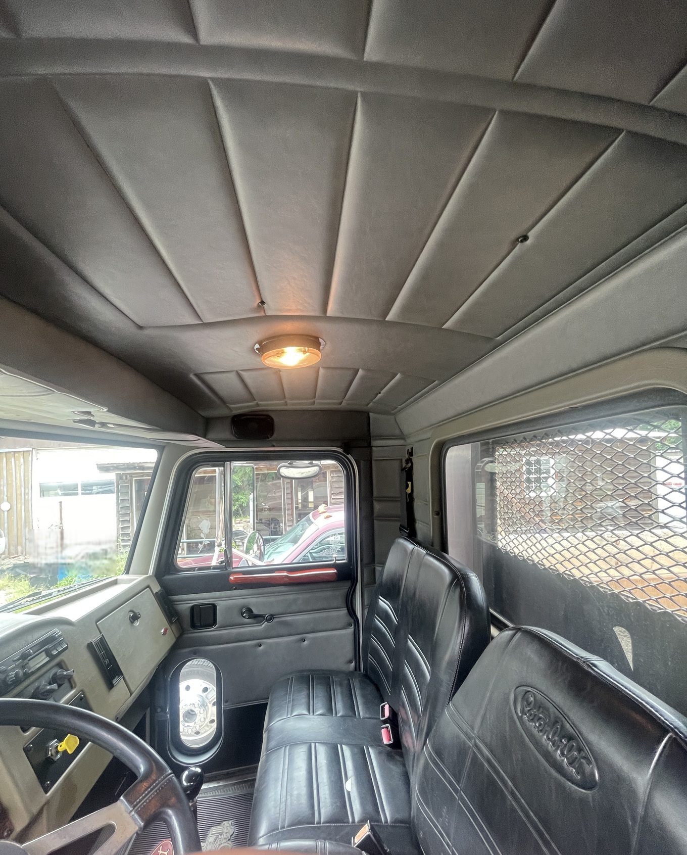 1998 PETERBILT 330 - view 16 of 35