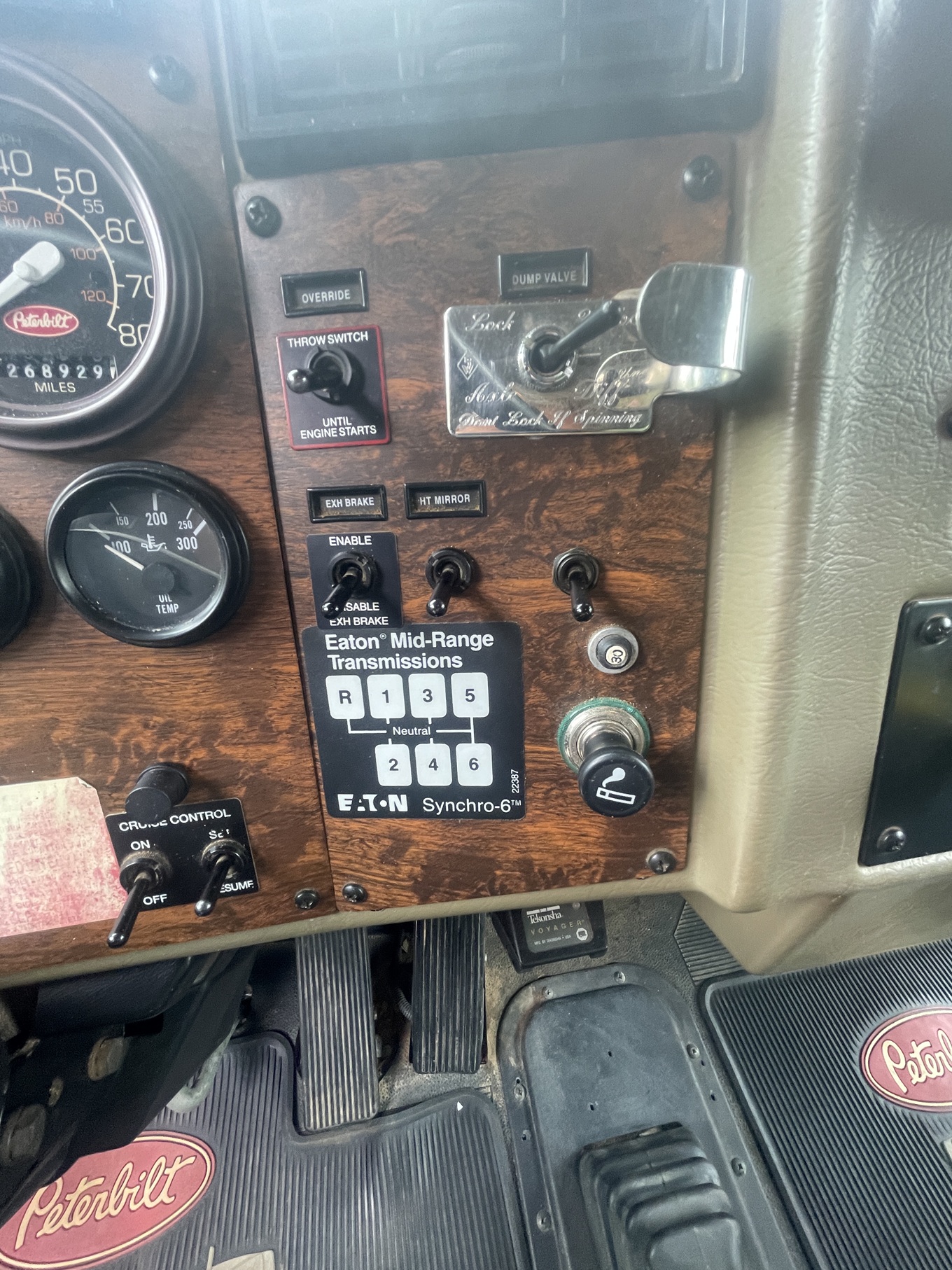 1998 PETERBILT 330 - Image 21