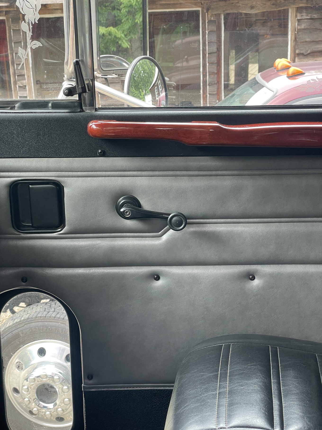 1998 PETERBILT 330 - Image 24