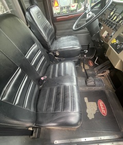 1998 PETERBILT 330 - Image 17