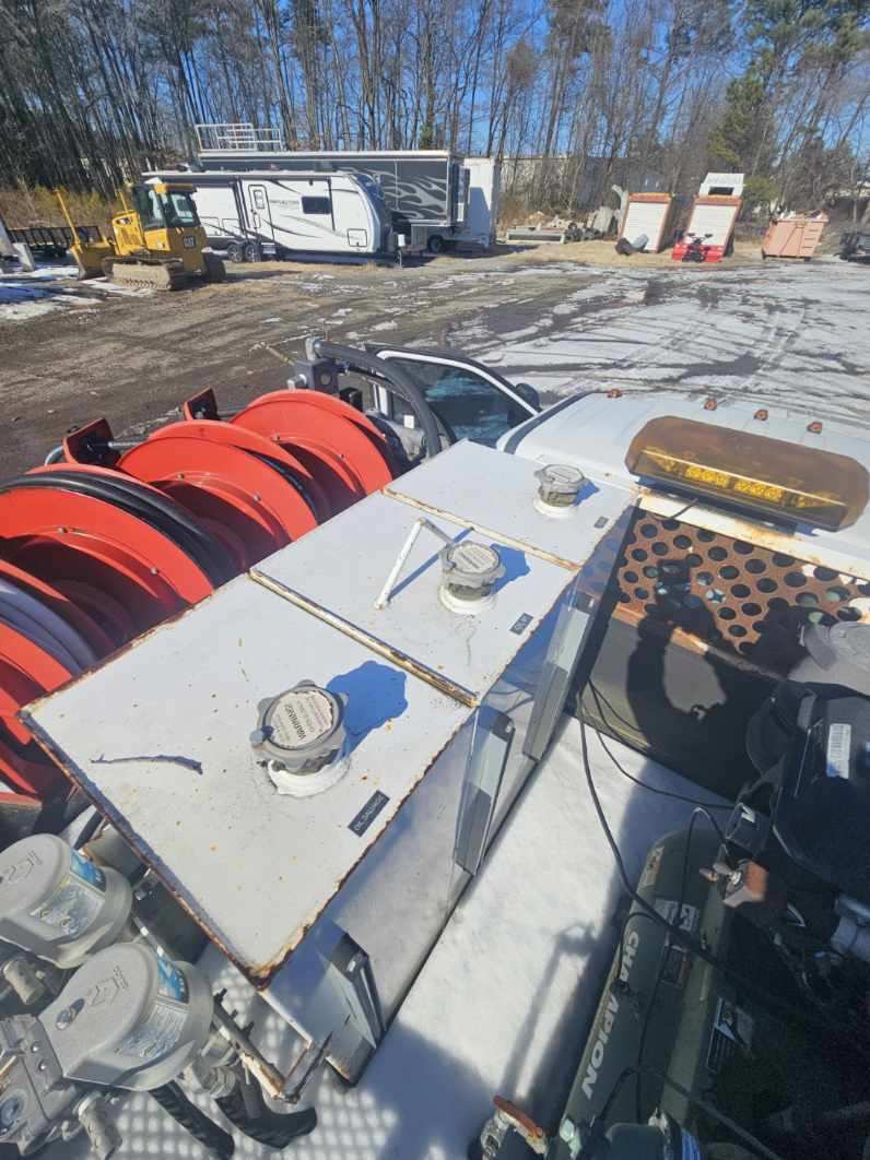 2017 FORD F550 Super Duty Service Truck - view 12 of 26