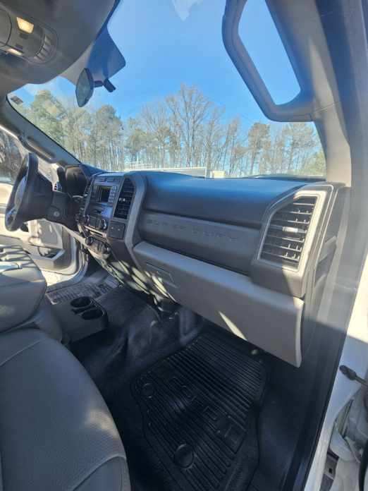 2017 FORD F550 Super Duty Service Truck - view 8 of 26