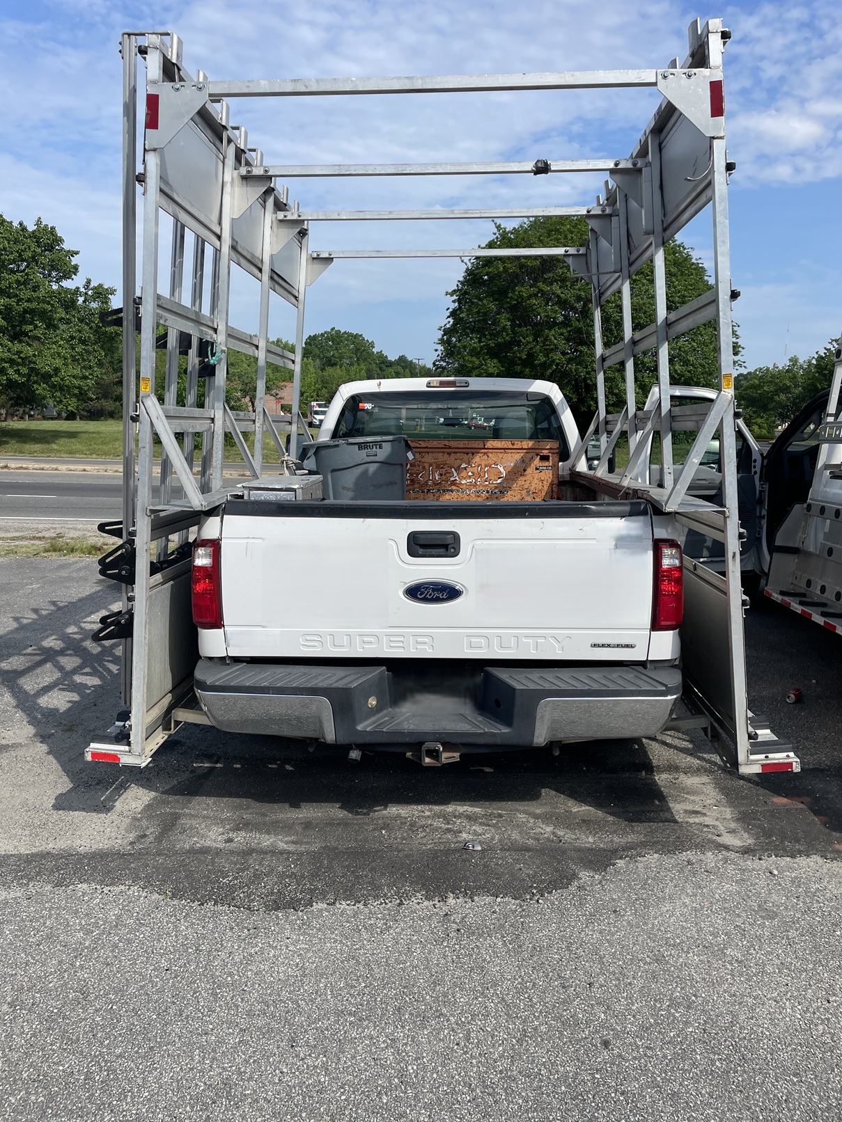 2013 FORD F250 Super Duty Glass Truck - Image 4