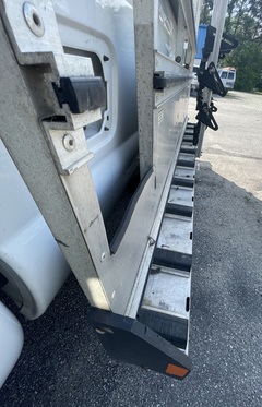 2013 FORD F250 Super Duty Glass Truck - Image 8