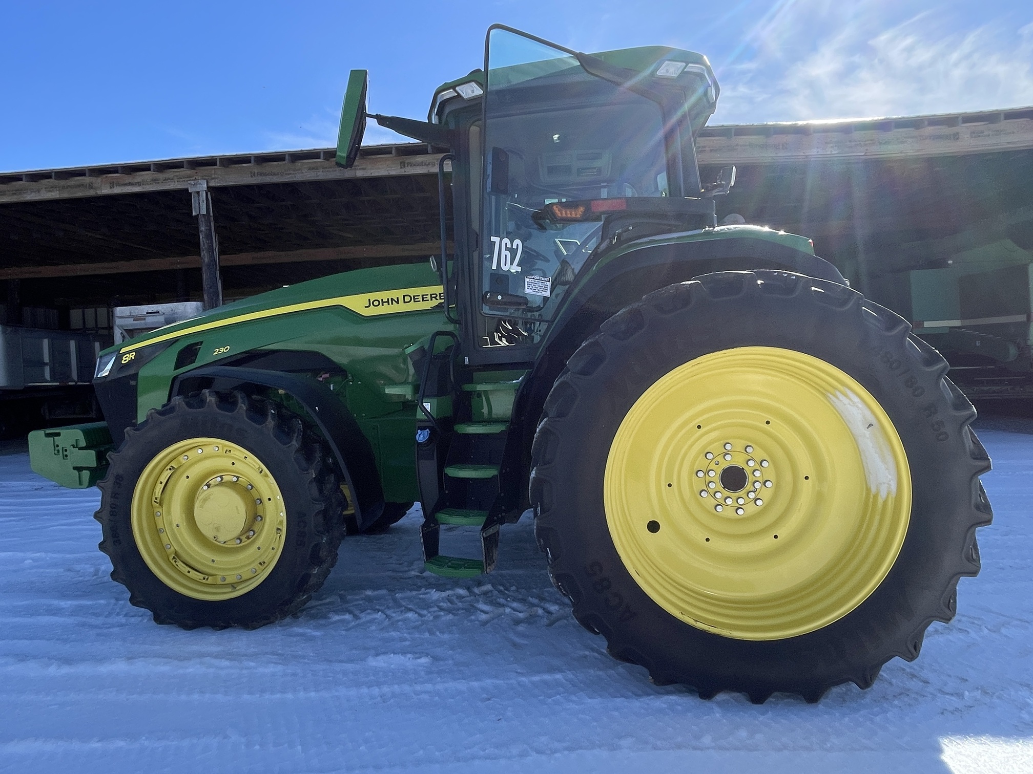 2021 JOHN DEERE 8R 230 - view 5 of 50