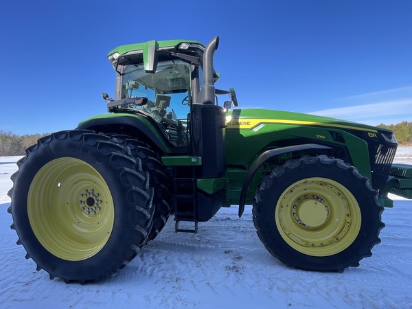 2021 JOHN DEERE 8R 230