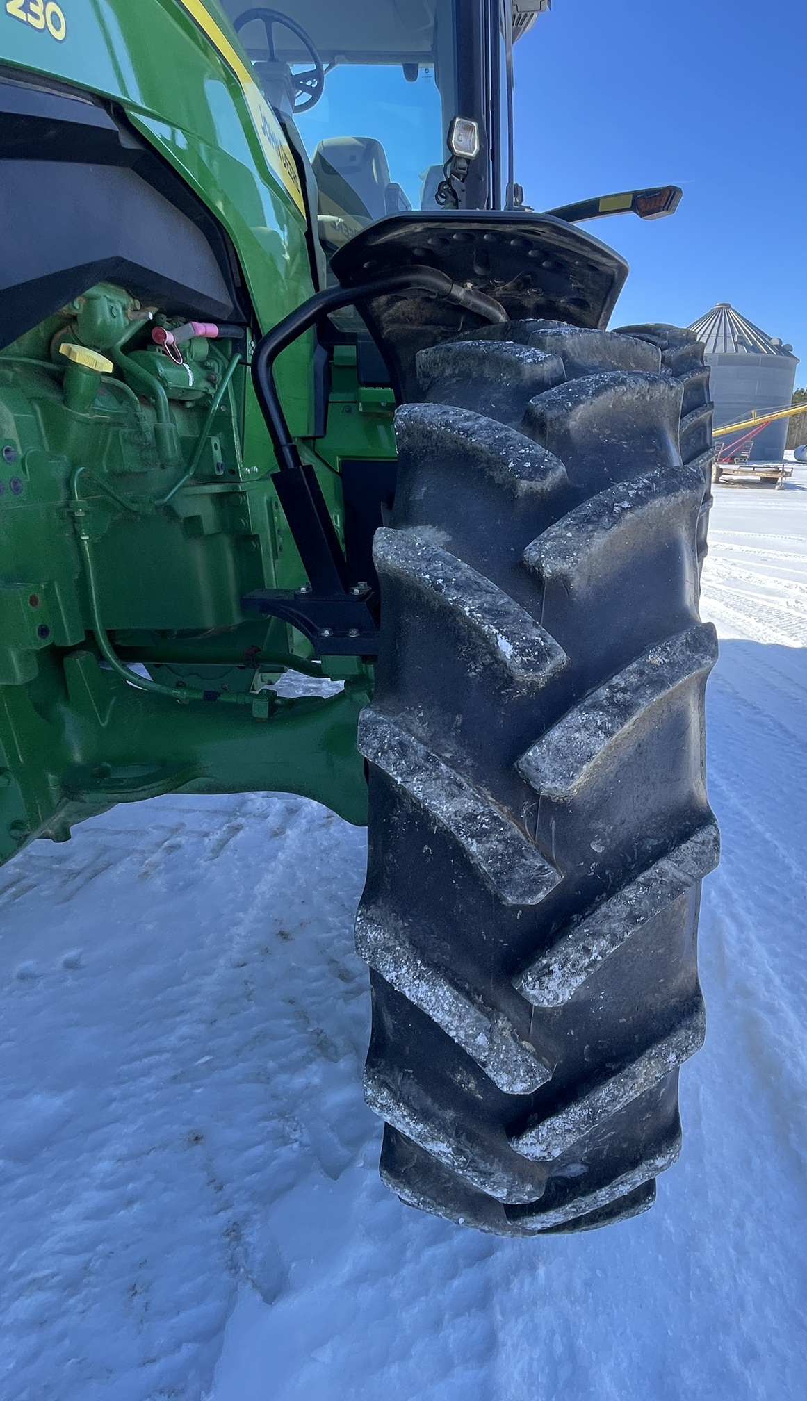 2021 JOHN DEERE 8R 230 - Image 12