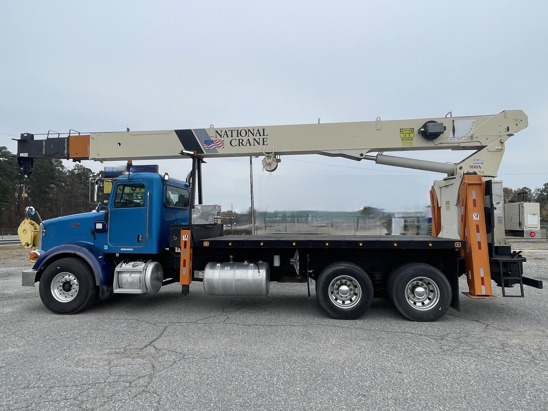 2008 PETERBILT 365 Crane - view 6 of 60