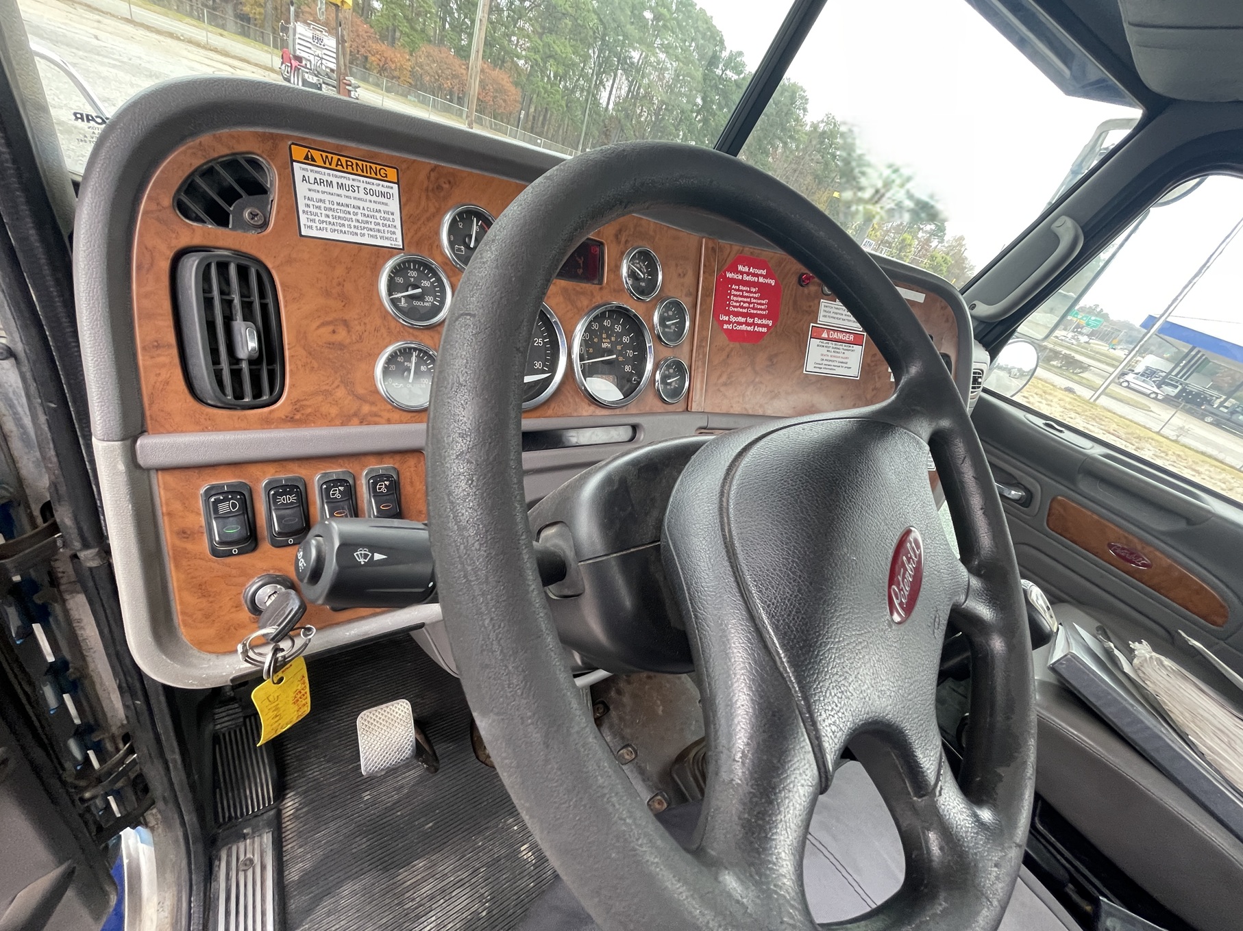 2008 PETERBILT 365 Crane - view 12 of 60