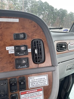 2008 PETERBILT 365 Crane - Image 19