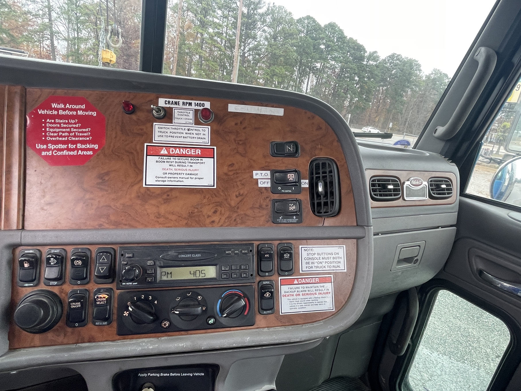 2008 PETERBILT 365 Crane - Image 20