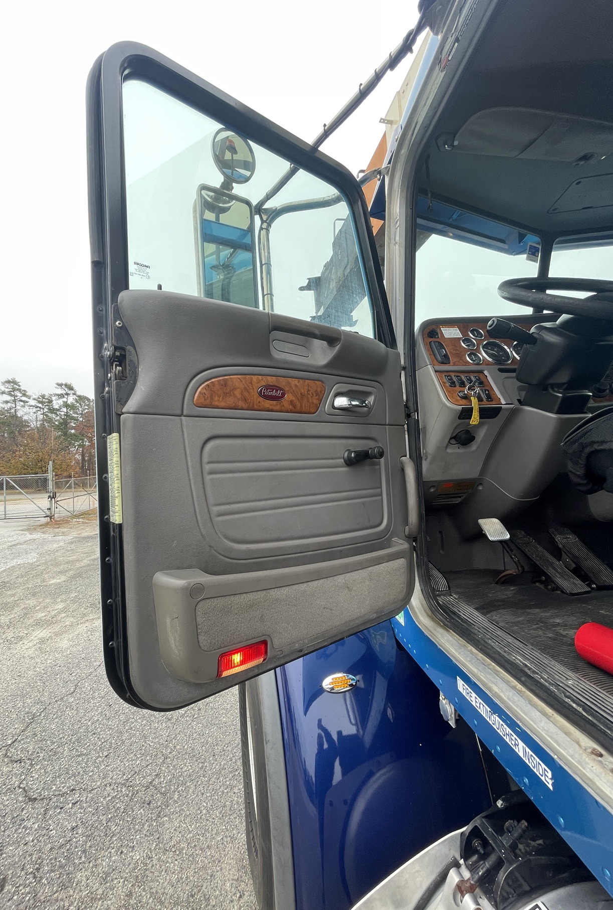 2008 PETERBILT 365 Crane - Image 10