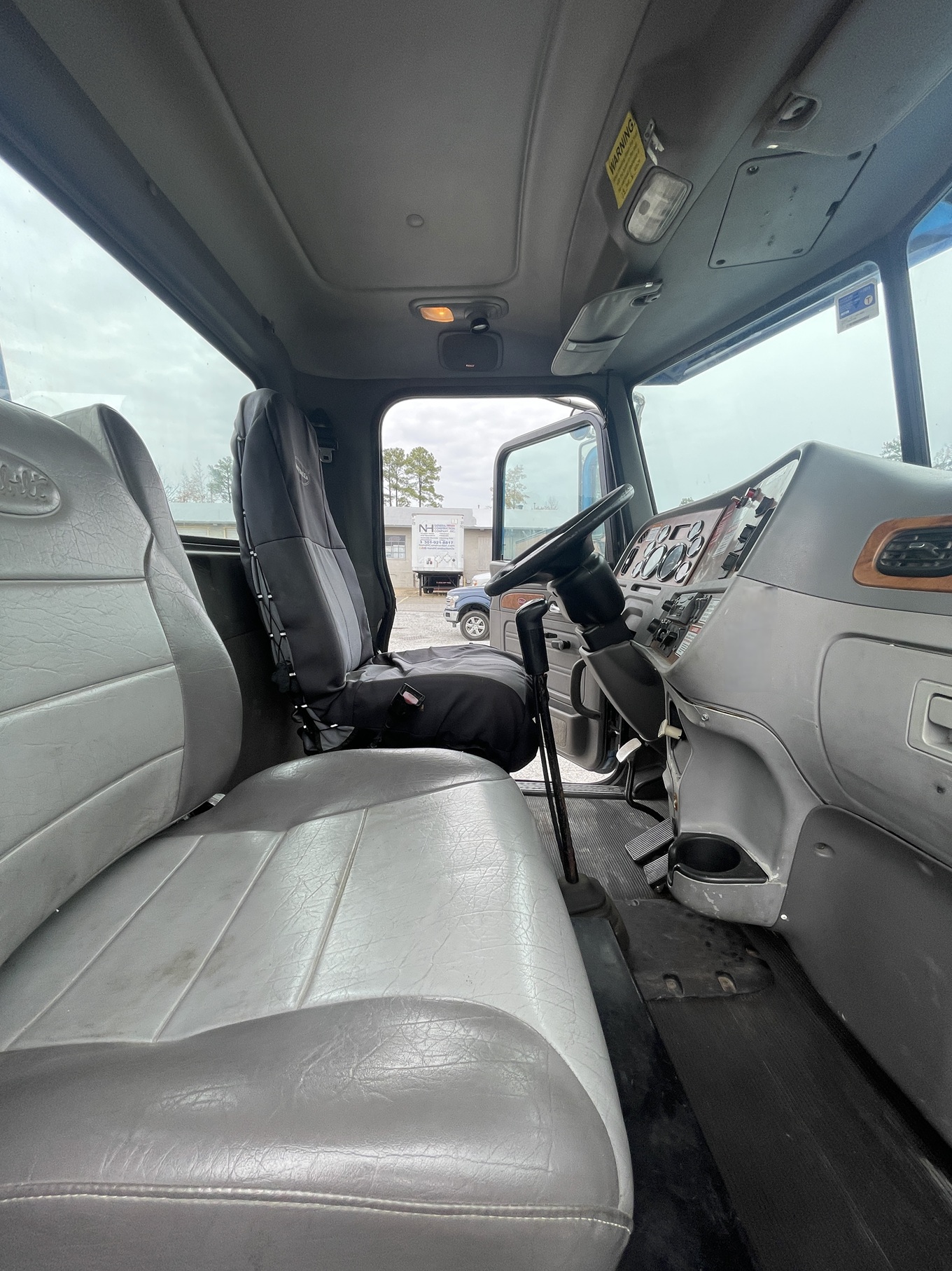 2008 PETERBILT 365 Crane - Image 25